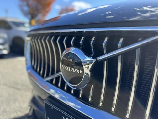 2021 Volvo XC90 T5 Momentum