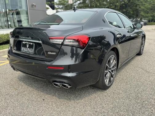 2023 Maserati Ghibli Modena Q4