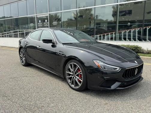 2023 Maserati Ghibli Modena Q4