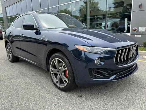 Blu Nobile Tri-Coat 2023 Maserati Levante GT