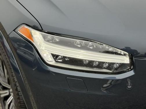 2022 Volvo XC90 T6 Inscription