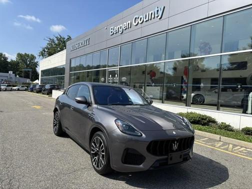 Grigio Lava Metallic 2023 Maserati Grecale Modena ~ Premium Package !!