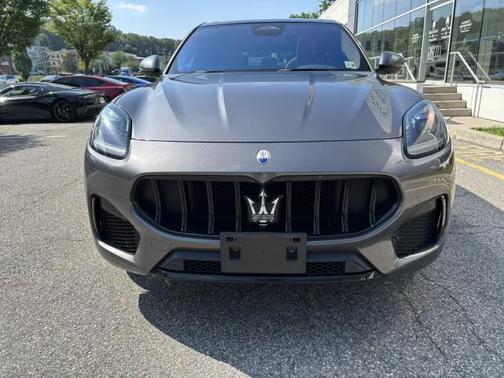Grigio Lava Metallic 2023 Maserati Grecale Modena ~ Premium Package !!