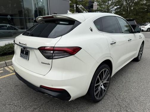 2022 Maserati Levante Modena