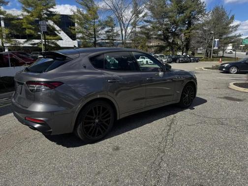 2022 Maserati Levante Modena S