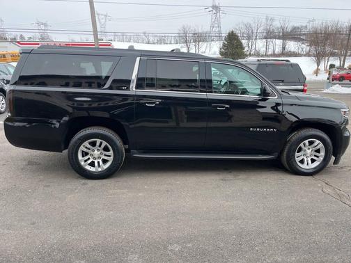 2017 Chevrolet Suburban LT