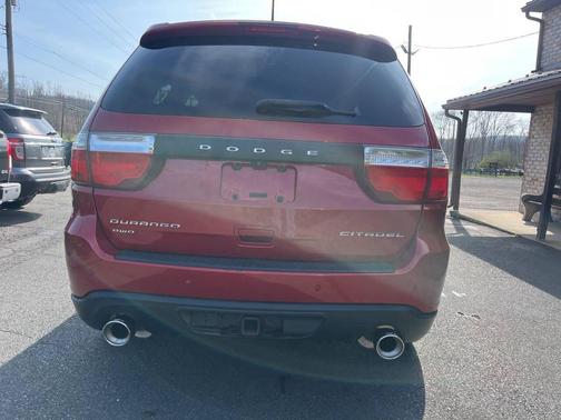 Inferno Red Crystal Pearlcoat 2011 Dodge Durango Citadel