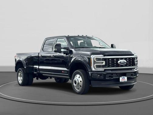 Agate Black Metallic 2026 Ford F-450 Platinum