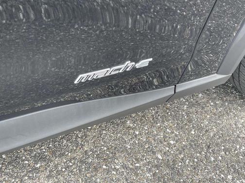 2022 Ford Mustang Mach-E Select