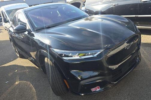 2023 Ford Mustang Mach-E California Route 1