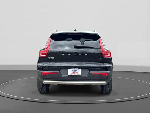 Black 2021 Volvo XC40 T4 Inscription