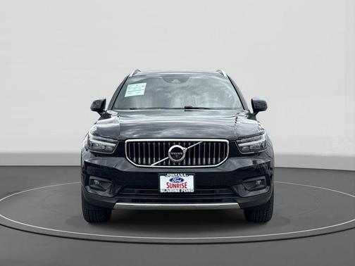 Black 2021 Volvo XC40 T4 Inscription