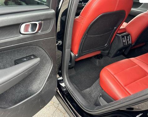 2021 Volvo XC40 T4 Inscription