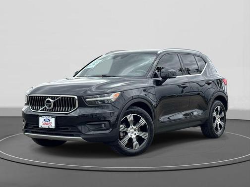 Black 2021 Volvo XC40 T4 Inscription