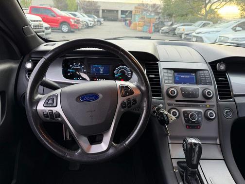 2016 Ford Taurus SEL