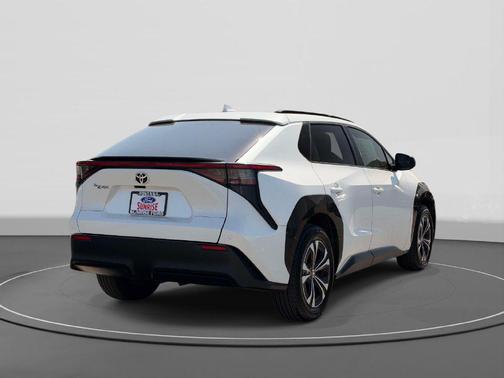 Wind Chill Pearl 2023 Toyota bZ4X XLE