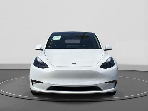White 2022 Tesla Model Y Performance Dual Motor All-Wheel Drive