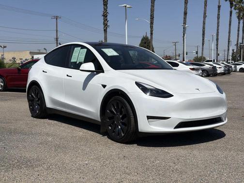 White 2022 Tesla Model Y Performance Dual Motor All-Wheel Drive