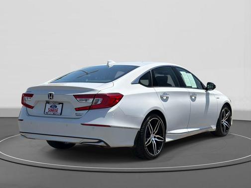Platinum White Pearl 2022 Honda Accord Hybrid Touring