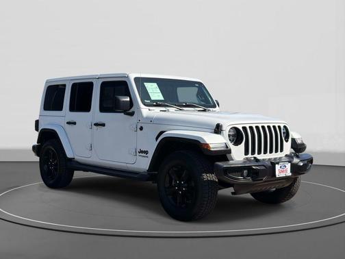 Bright White Clearcoat 2021 Jeep Wrangler Unlimited Sahara