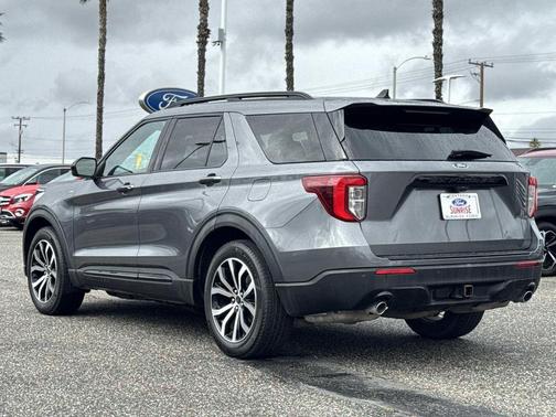 2022 Ford Explorer ST-Line