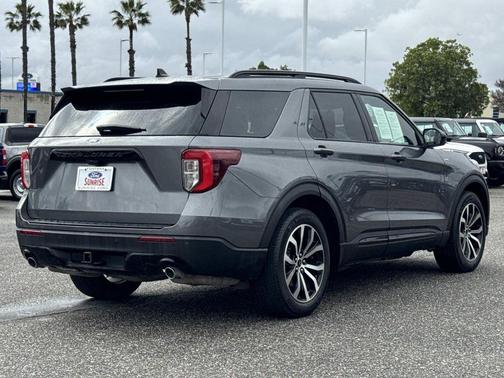 2022 Ford Explorer ST-Line