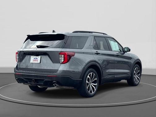 2022 Ford Explorer ST-Line
