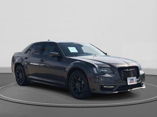 2022 Chrysler 300 Touring