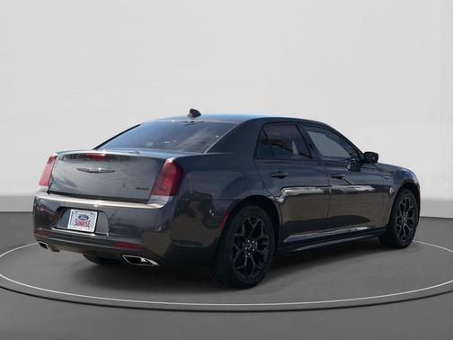 2022 Chrysler 300 Touring