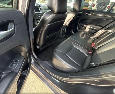 2022 Chrysler 300 Touring