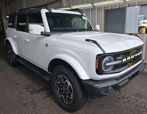 OXFORD WHITE 2023 Ford Bronco Outer Banks
