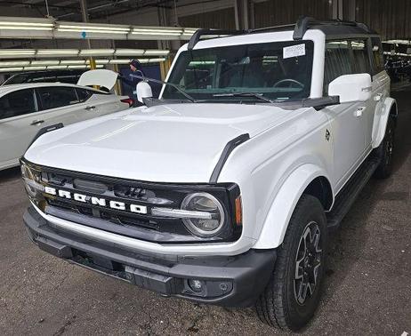 OXFORD WHITE 2023 Ford Bronco Outer Banks