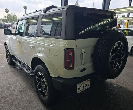 OXFORD WHITE 2023 Ford Bronco Outer Banks