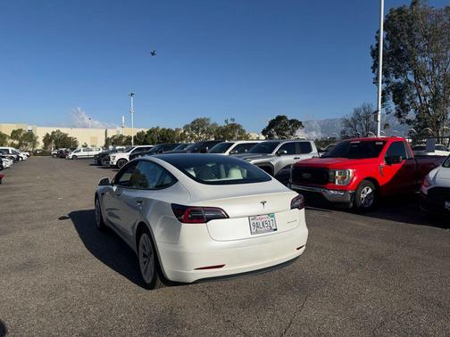 Pearl White Multi-Coat 2022 Tesla Model 3 Long Range