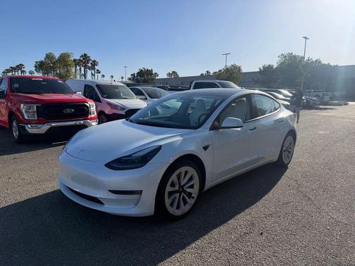 Pearl White Multi-Coat 2022 Tesla Model 3 Long Range