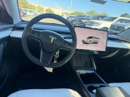 Pearl White Multi-Coat 2022 Tesla Model 3 Long Range