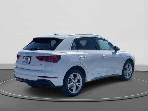 Glacier White Metallic 2020 Audi Q3 45 S line Premium