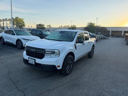 OXFORD WHITE 2022 Ford Maverick XLT