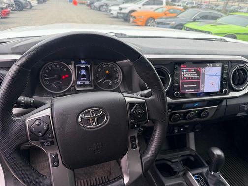 Ice Cap 2023 Toyota Tacoma SR5
