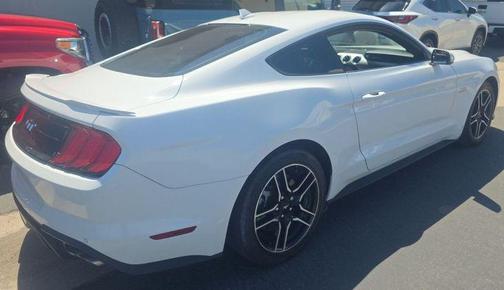 Oxford White 2022 Ford Mustang GT Premium