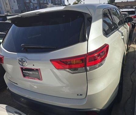 Blizzard Pearl 2019 Toyota Highlander LE Plus