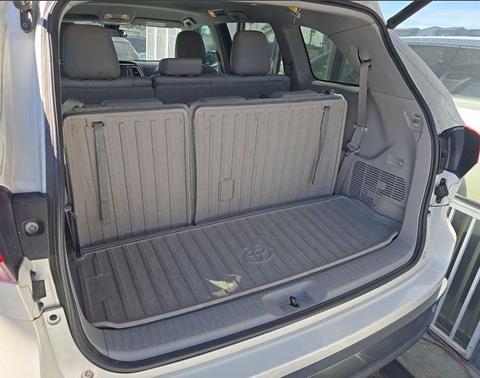 Blizzard Pearl 2019 Toyota Highlander LE Plus