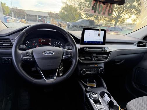 2022 Ford Escape SE