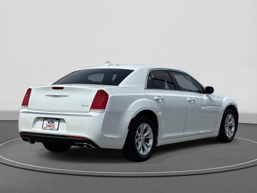 2023 Chrysler 300 Touring