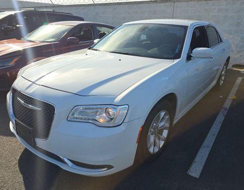 Bright White Clearcoat 2023 Chrysler 300 Touring
