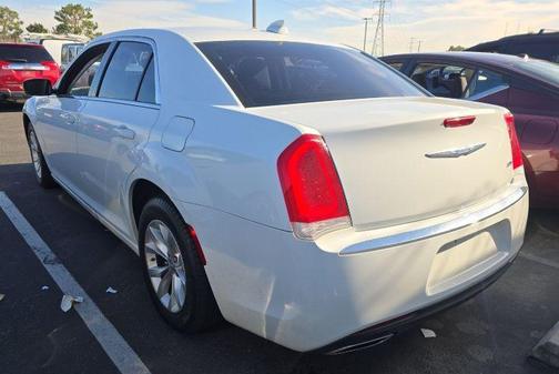 Bright White Clearcoat 2023 Chrysler 300 Touring