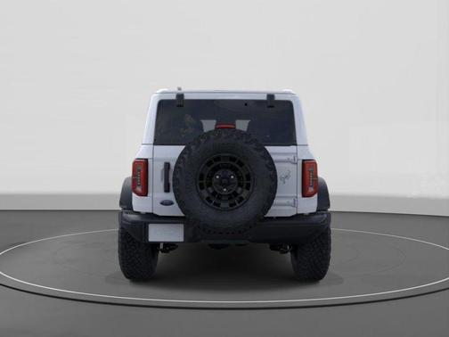 Oxford White 2026 Ford Bronco Badlands