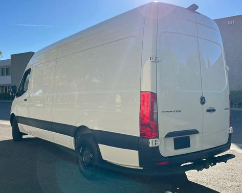 2025 Mercedes-Benz Sprinter 2500 High Roof