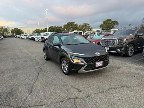 2022 Hyundai KONA SEL