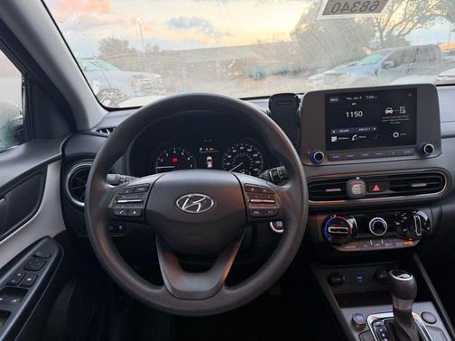 2022 Hyundai KONA SEL